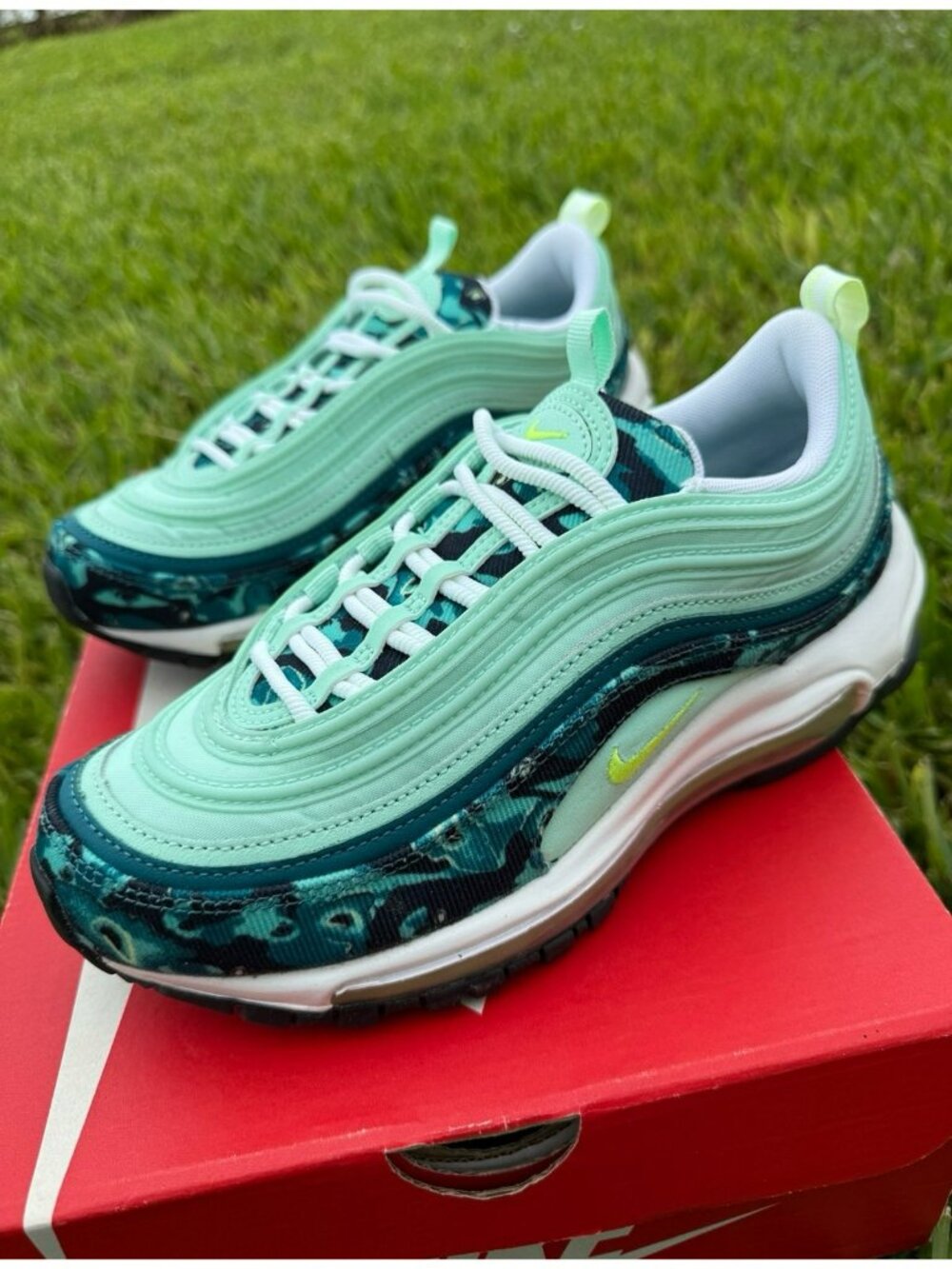 6.5 WOMEN'S NIKE AIR MAX 97 MINT FOAM / WHITE / BARELY VOLT DX3366-300 SNEAKERS